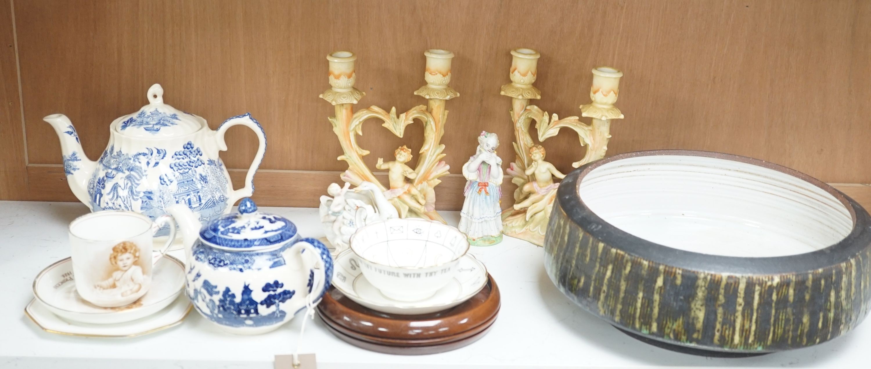 A quantity of mixed ceramics including Willow pattern teapot, coronation cup and saucer, studio pottery bowl etc.